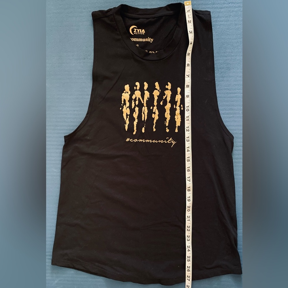 Soft comfy Zyia black community muscle tank in Large